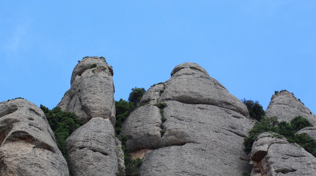 rock, montserrat, mountains-3571000.jpg